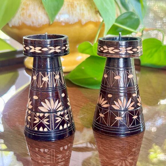 Vintage Hand-Carved Indian Wood Candle Holders – Pair with Floral Inlay Design - Picture 9 of 11